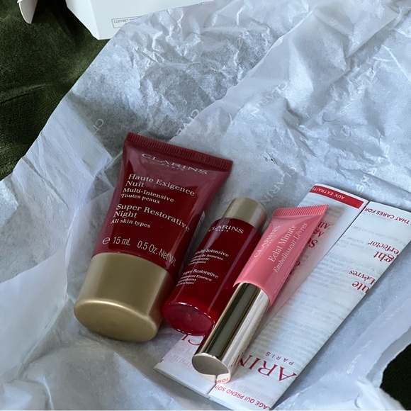 Clarins Travel Size Night Rejuvenating Kit - Picture 4 of 5